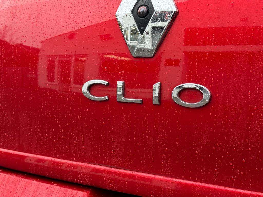 2013 RENAULT CLIO 2013 RENAULT CLIO