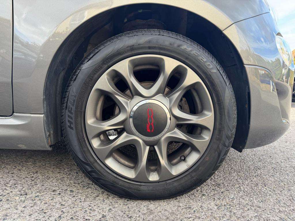 2017 FIAT 500 2017 FIAT 500