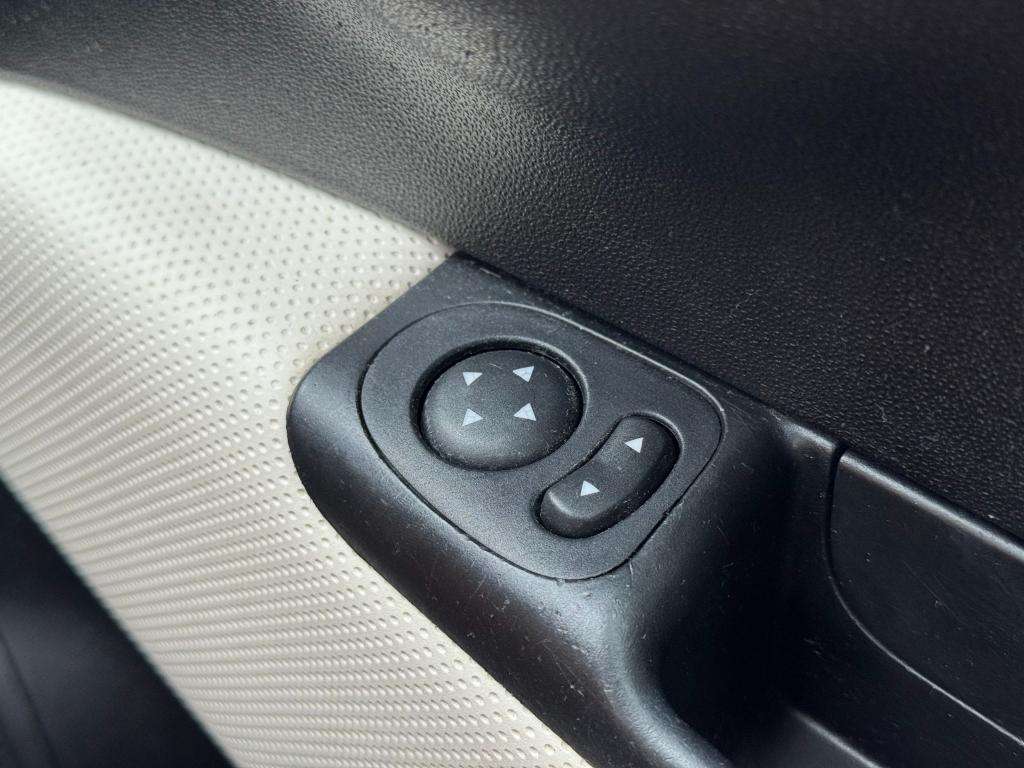 2017 FIAT 500 2017 FIAT 500