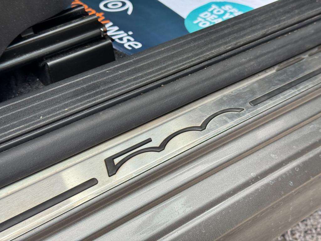 2017 FIAT 500 2017 FIAT 500