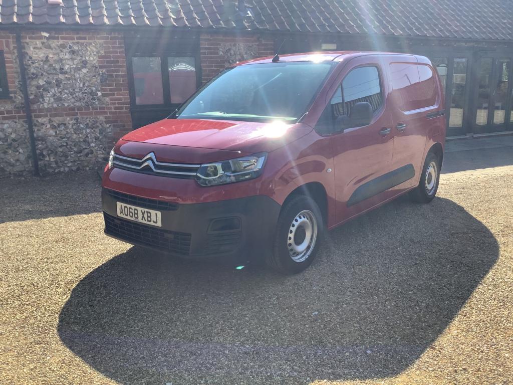 Check out this Citroen Berlingo 2019 Diesel Manual