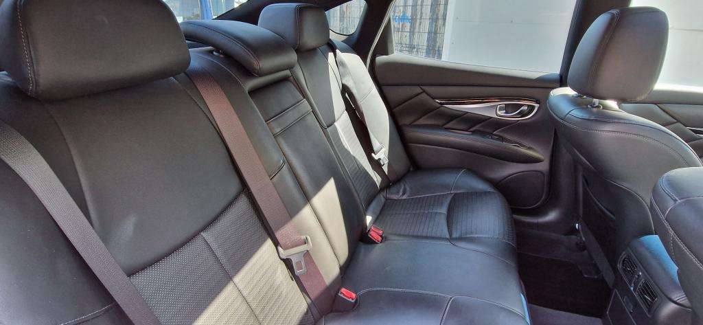 2017 INFINITI Q70 2017 INFINITI Q70