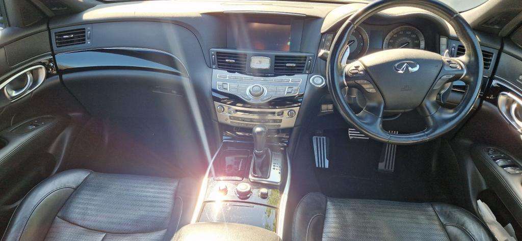 2017 INFINITI Q70 2017 INFINITI Q70