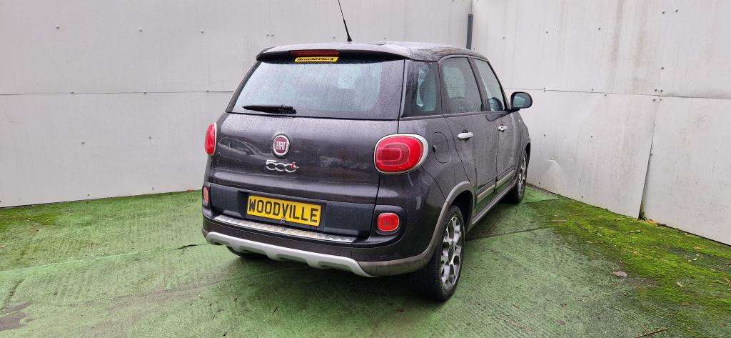 2015 FIAT 500L 2015 FIAT 500L