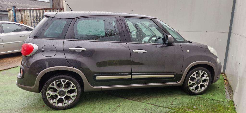 2015 FIAT 500L 2015 FIAT 500L