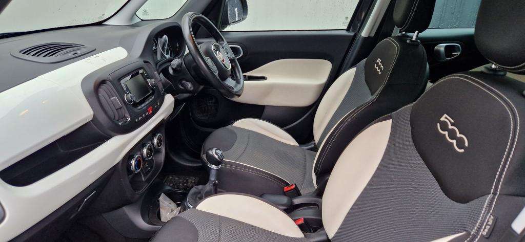 2015 FIAT 500L 2015 FIAT 500L