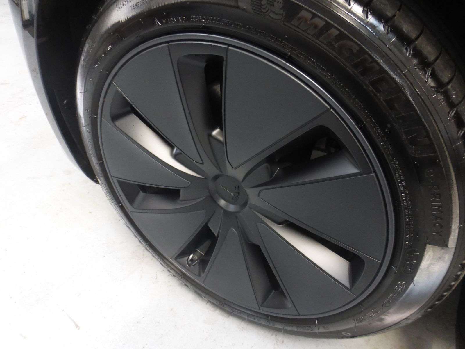 2024 TESLA MODEL 3 2024 TESLA MODEL 3