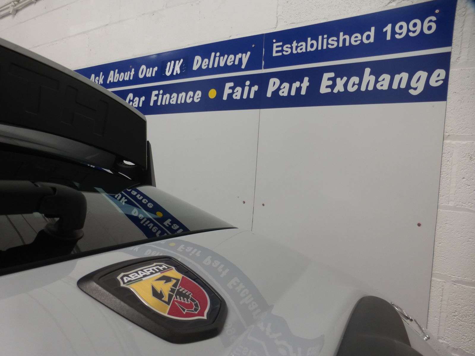 2022 ABARTH 695 2022 ABARTH 695