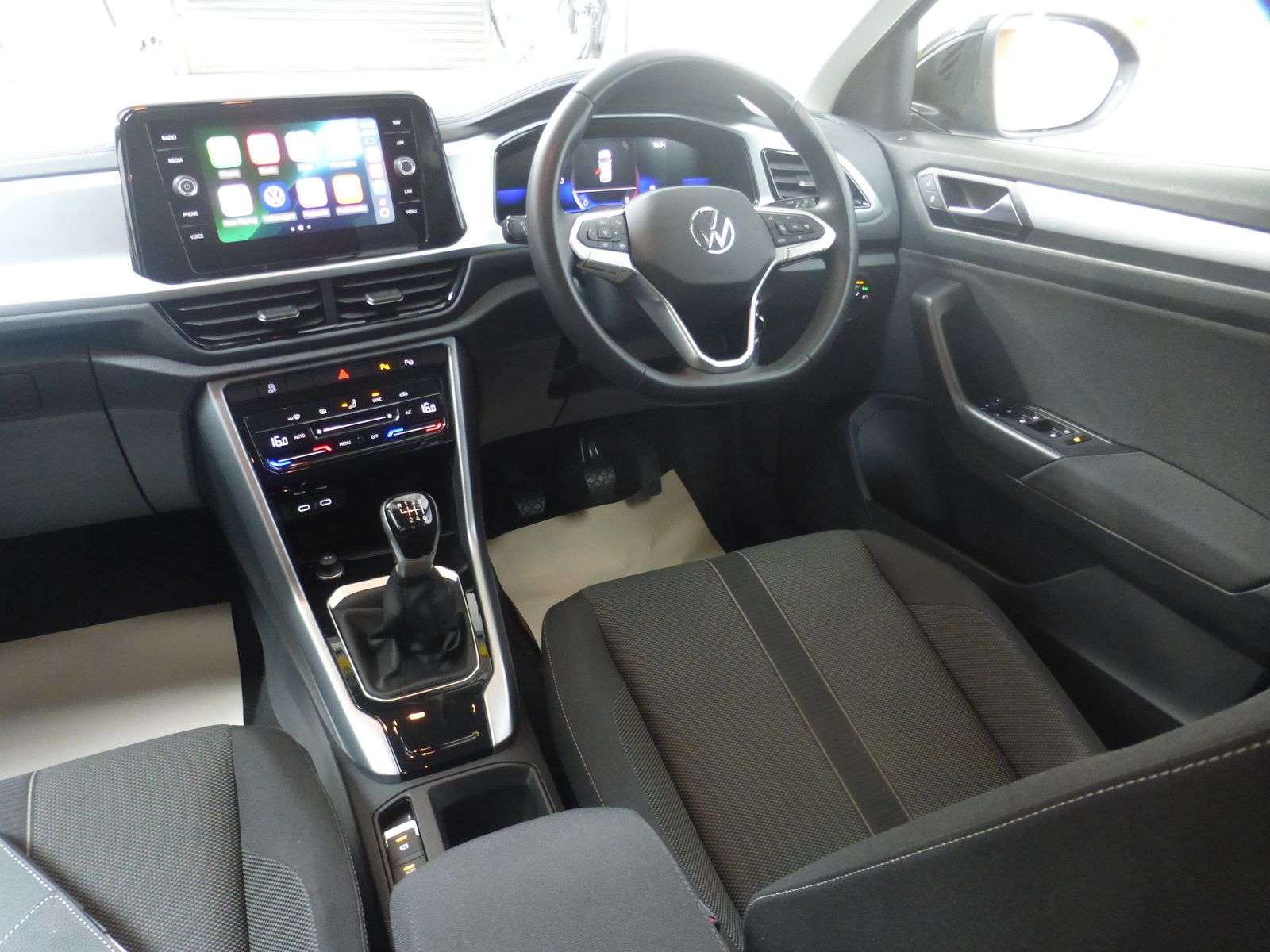 2023 VOLKSWAGEN T-ROC 2023 VOLKSWAGEN T-ROC