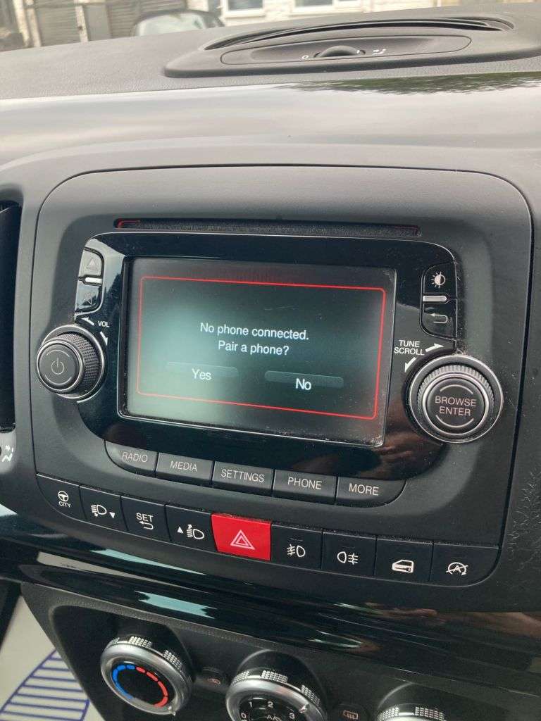 2014 FIAT 500L 2014 FIAT 500L