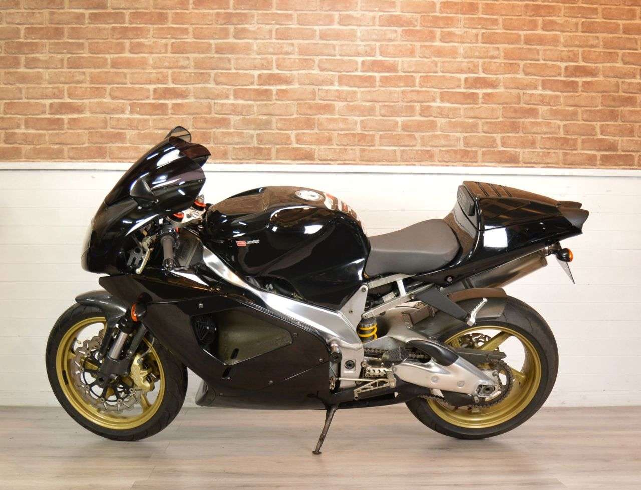 2002 APRILIA RSV 1000 2002 APRILIA RSV 1000
