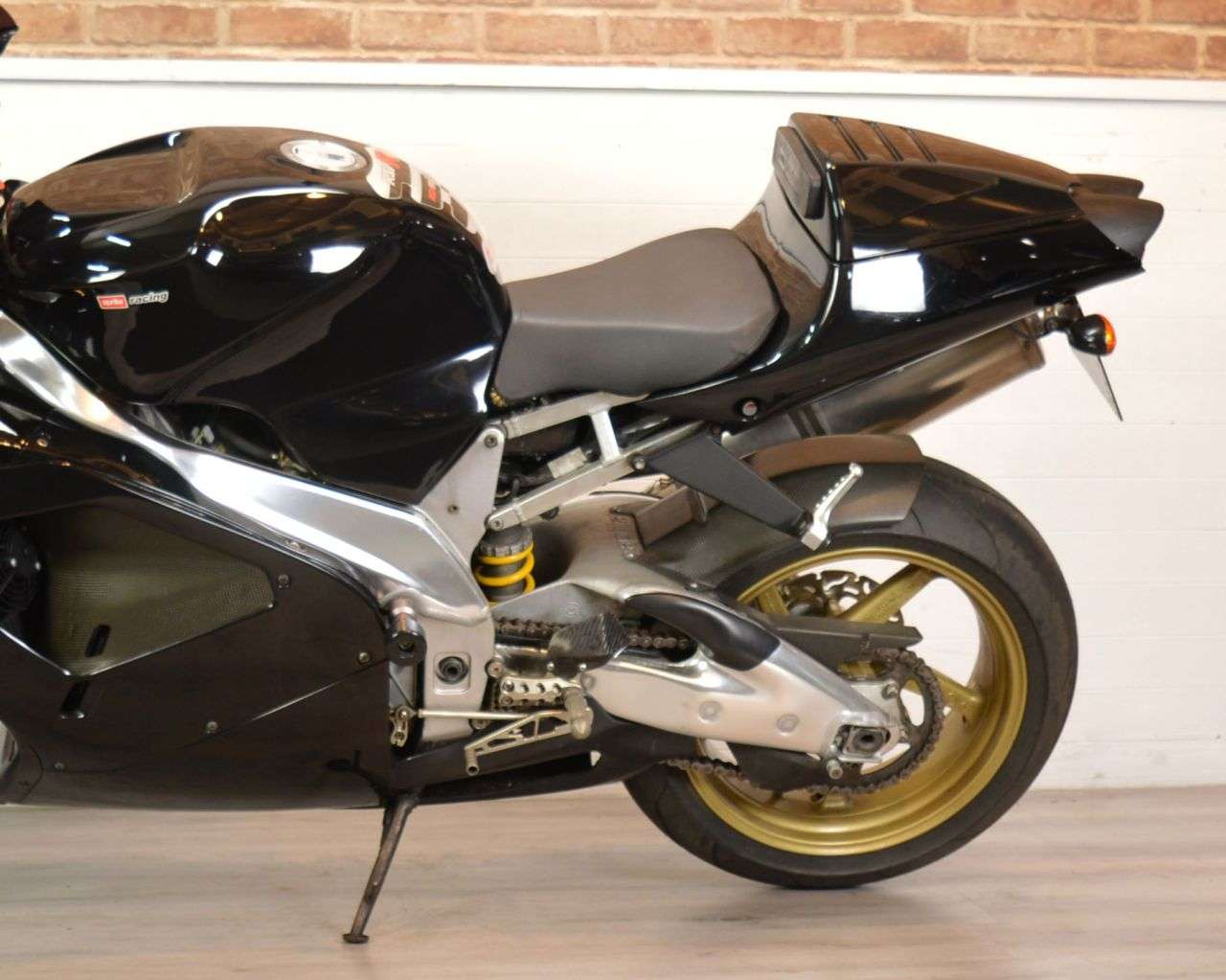 2002 APRILIA RSV 1000 2002 APRILIA RSV 1000