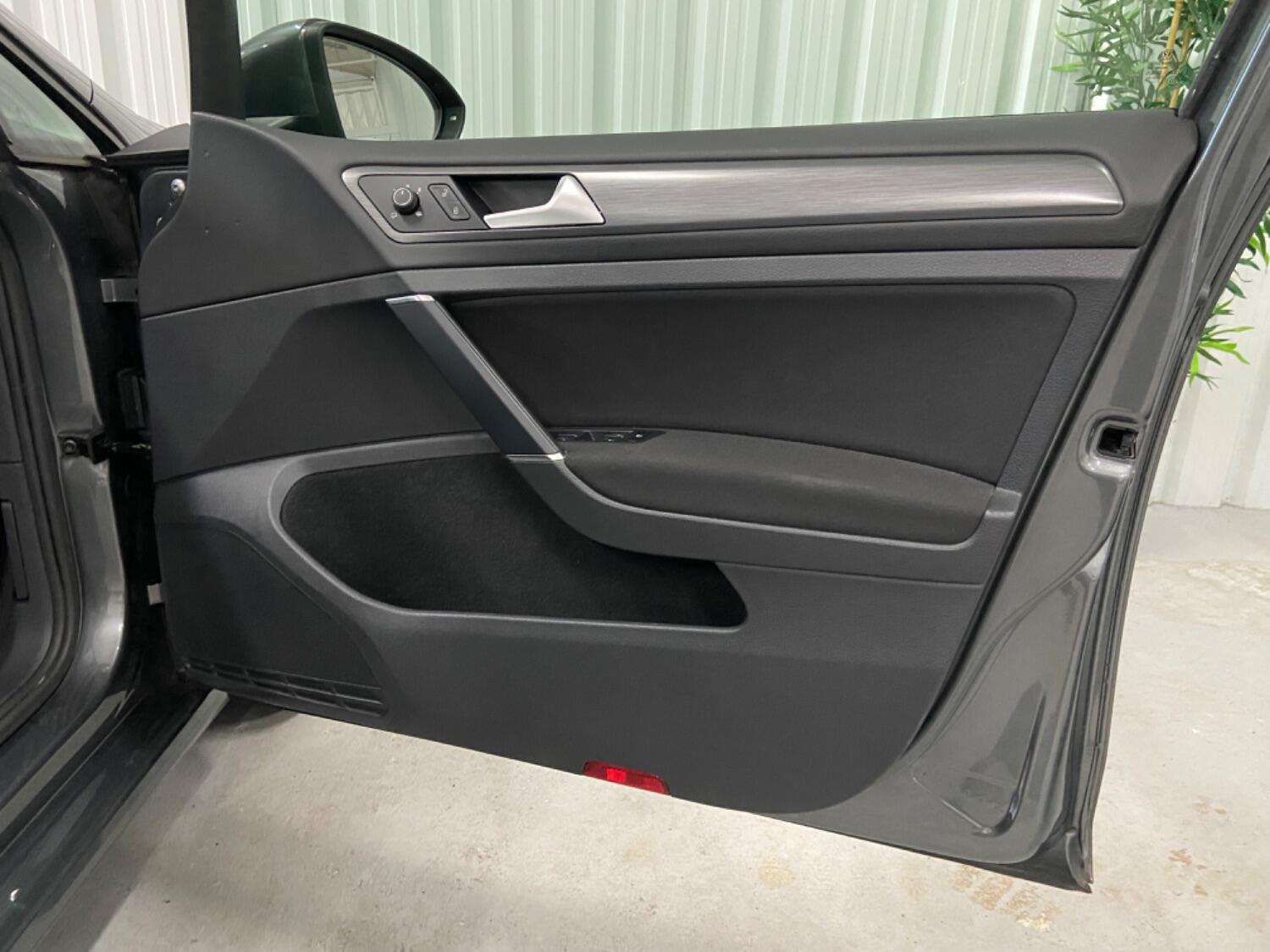 2017 VOLKSWAGEN GOLF 2017 VOLKSWAGEN GOLF