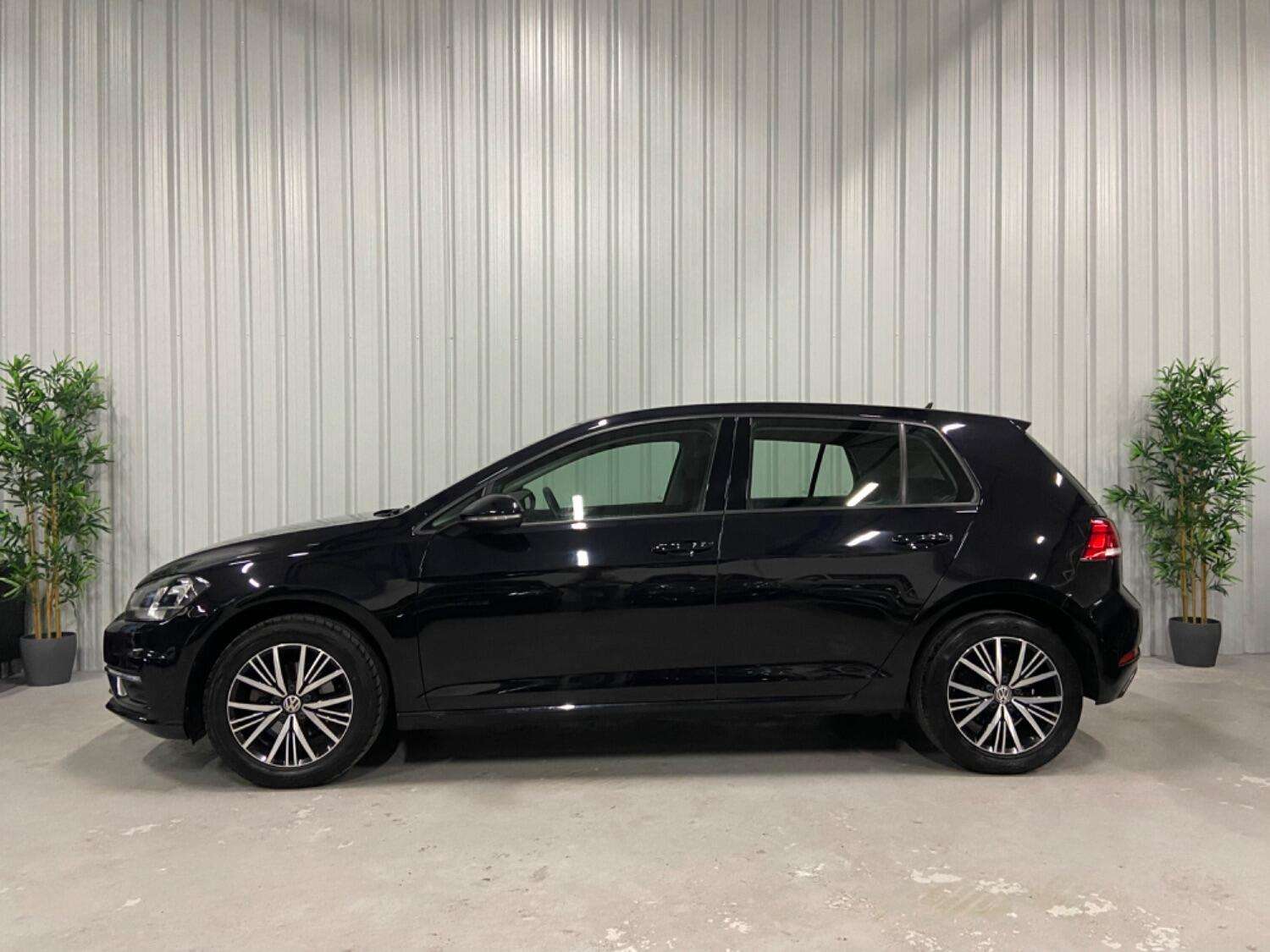 2019 VOLKSWAGEN GOLF 2019 VOLKSWAGEN GOLF