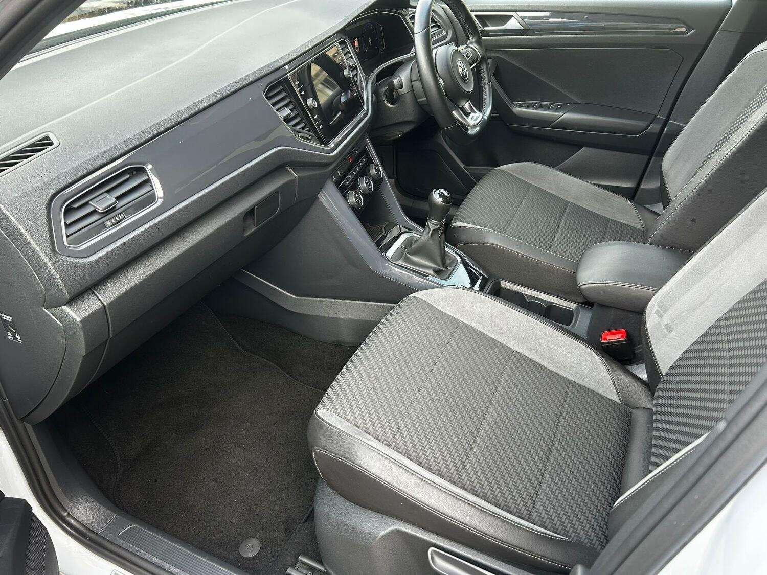 2018 VOLKSWAGEN T-ROC 2018 VOLKSWAGEN T-ROC