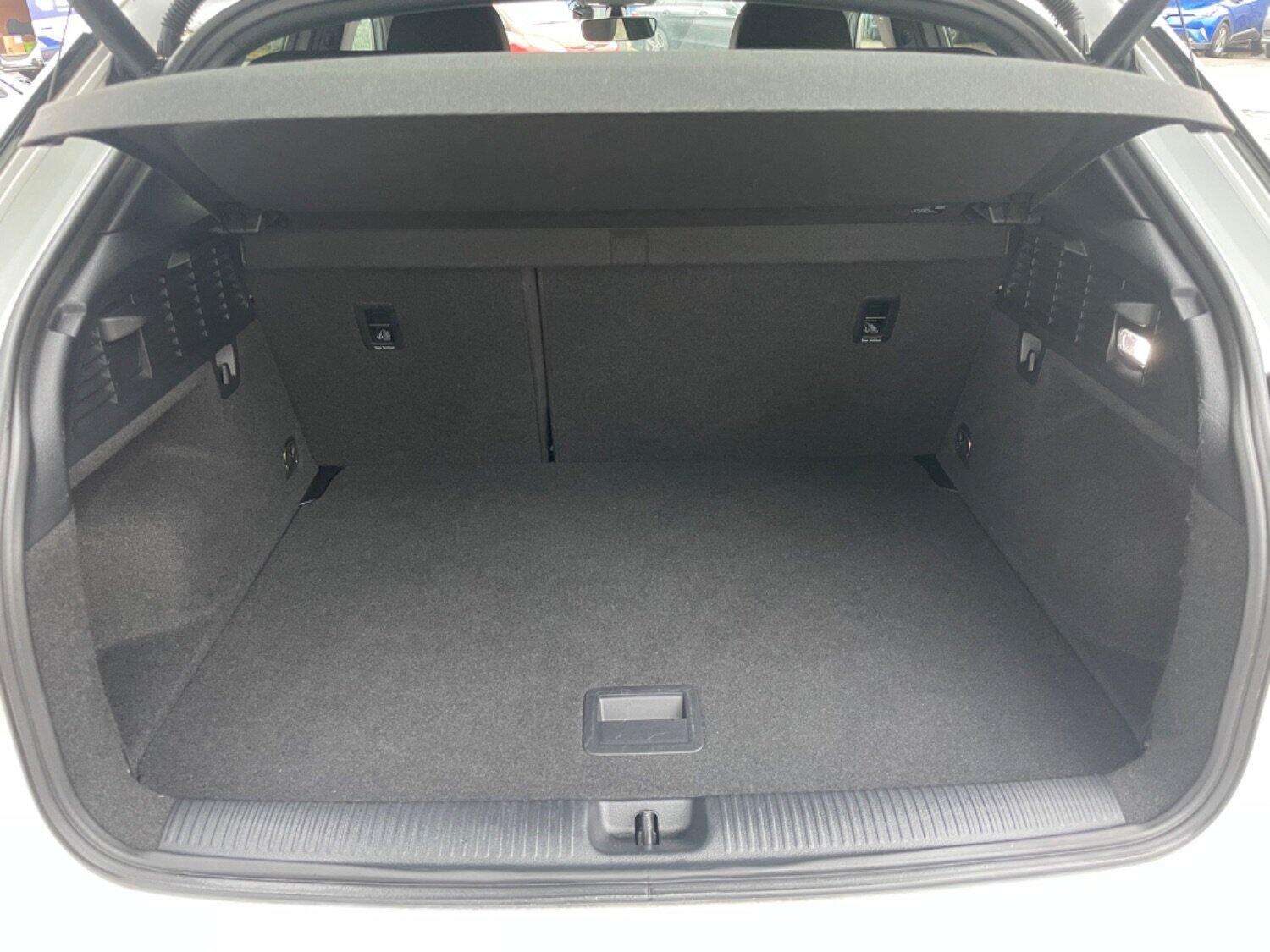 2020 AUDI SQ2 2020 AUDI SQ2