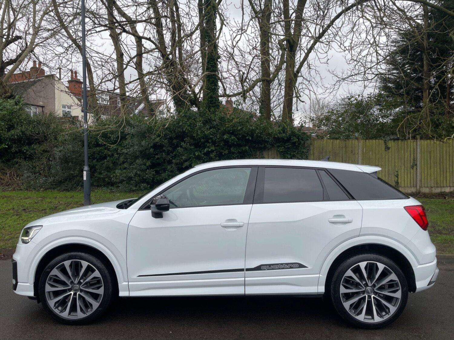 2020 AUDI SQ2 2020 AUDI SQ2