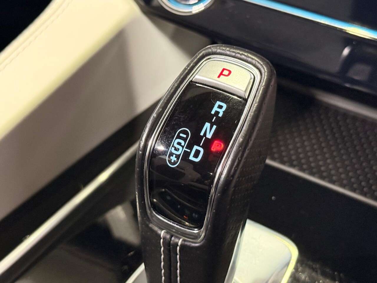 2020 JAGUAR F-PACE 2020 JAGUAR F-PACE