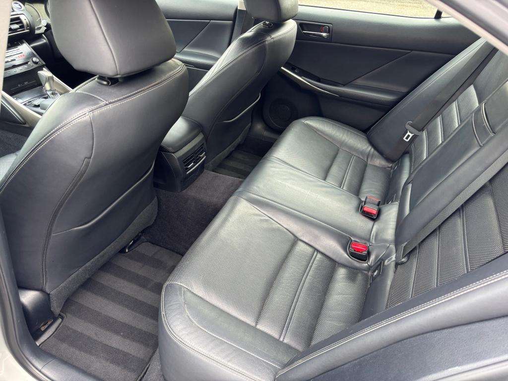 2013 LEXUS IS300H 2013 LEXUS IS300H