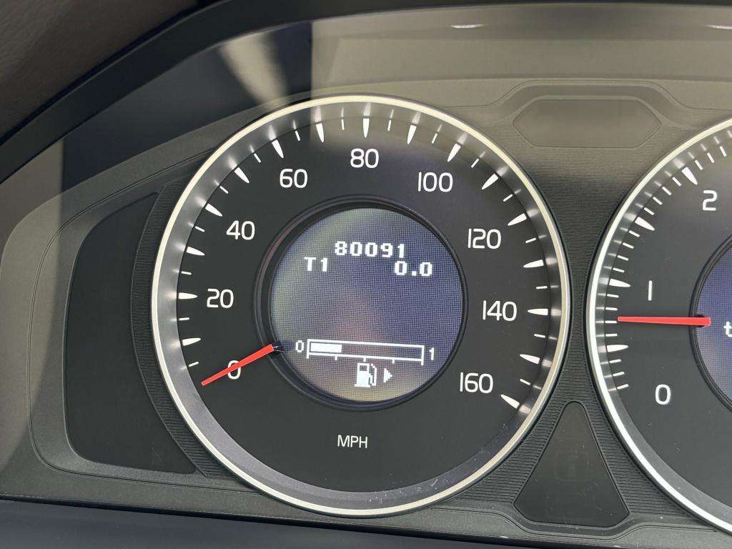 2011 VOLVO XC70 2011 VOLVO XC70