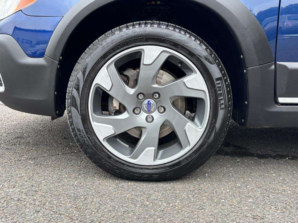 2011 VOLVO XC70 2011 VOLVO XC70