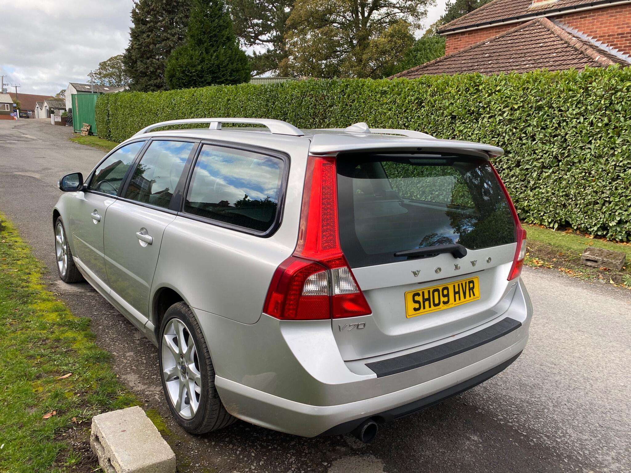 2009 VOLVO V70 2009 VOLVO V70