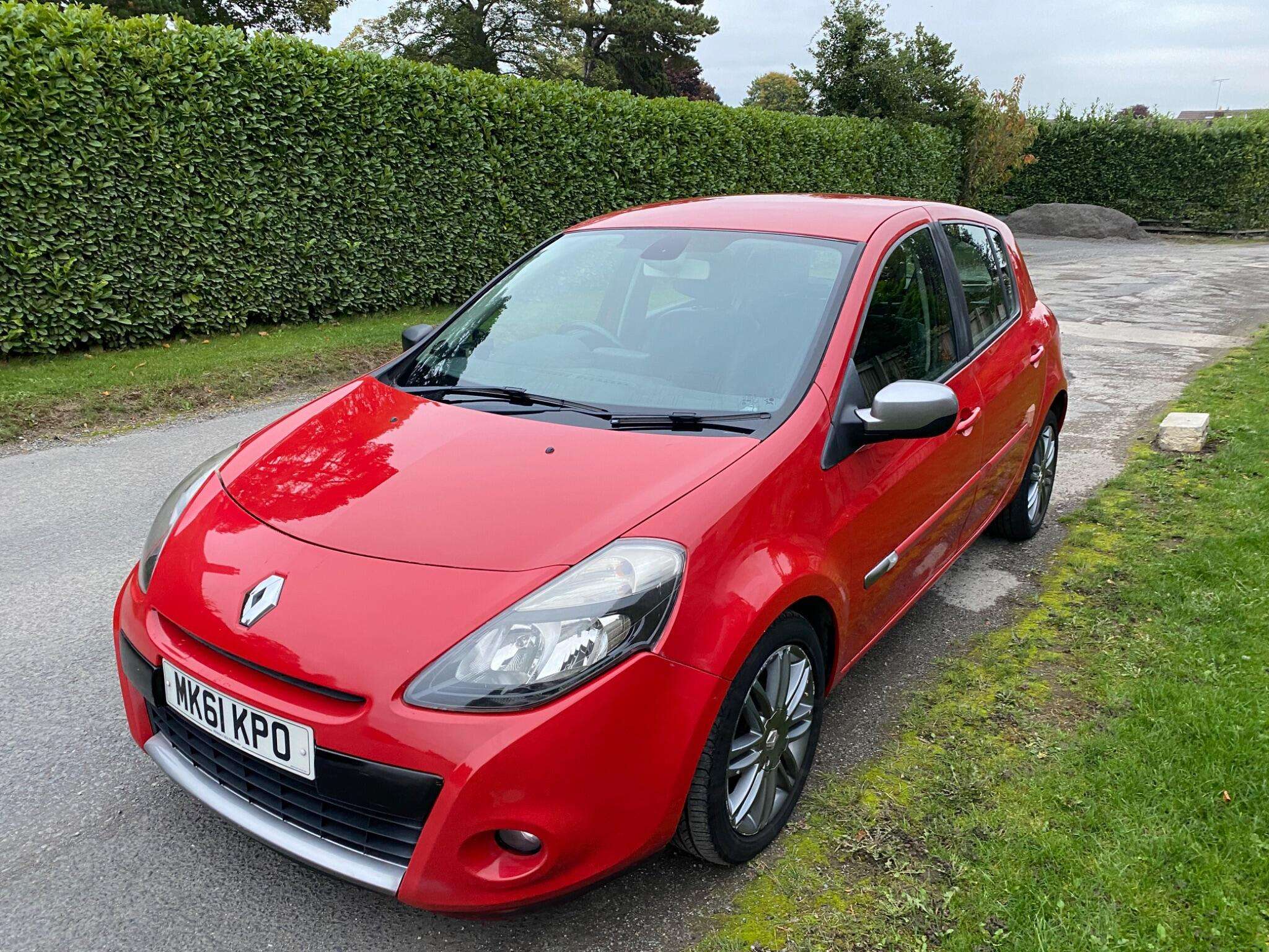 2011 RENAULT CLIO 2011 RENAULT CLIO