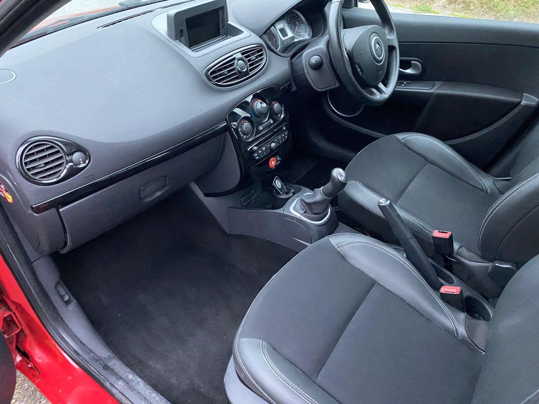 2011 RENAULT CLIO 2011 RENAULT CLIO