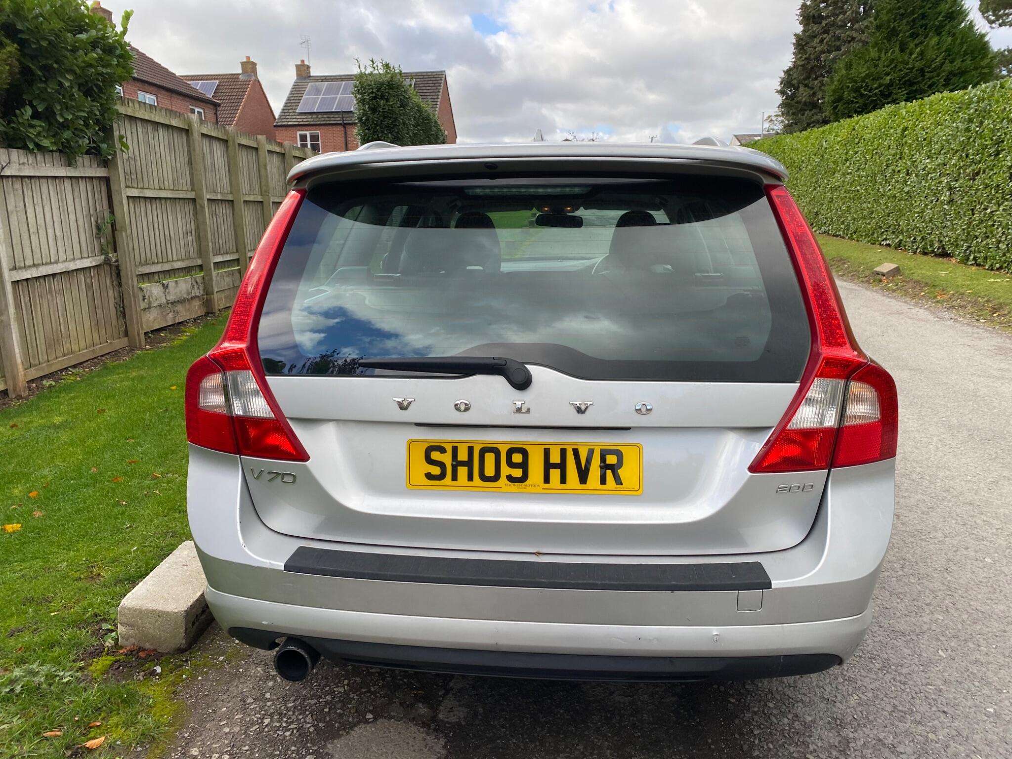 2009 VOLVO V70 2009 VOLVO V70