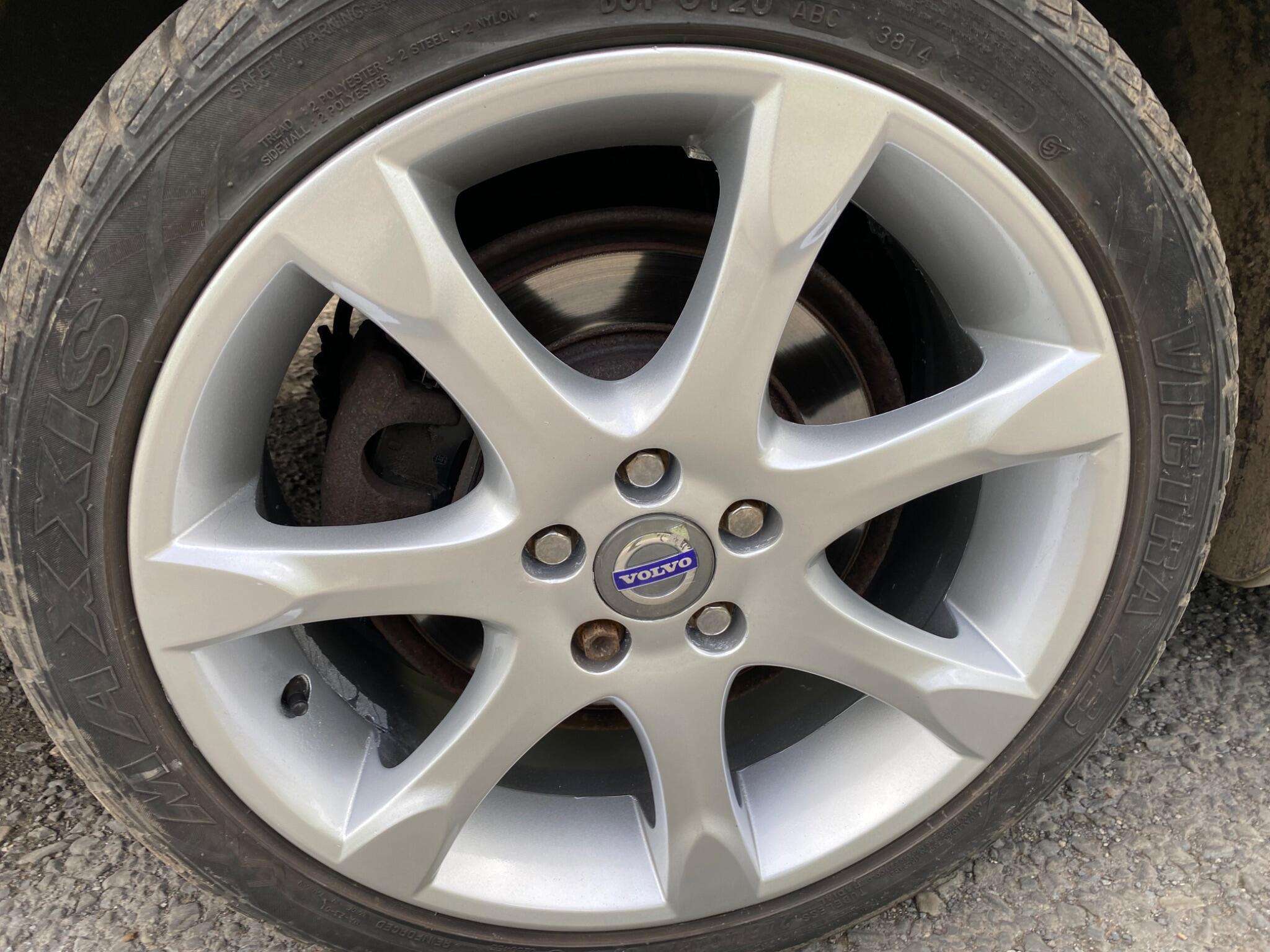 2009 VOLVO V70 2009 VOLVO V70