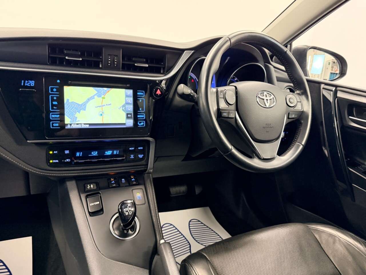 2018 TOYOTA AURIS 2018 TOYOTA AURIS