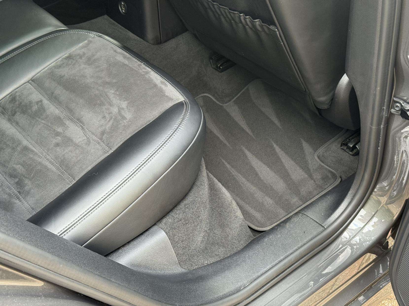 2018 PORSCHE MACAN 2018 PORSCHE MACAN