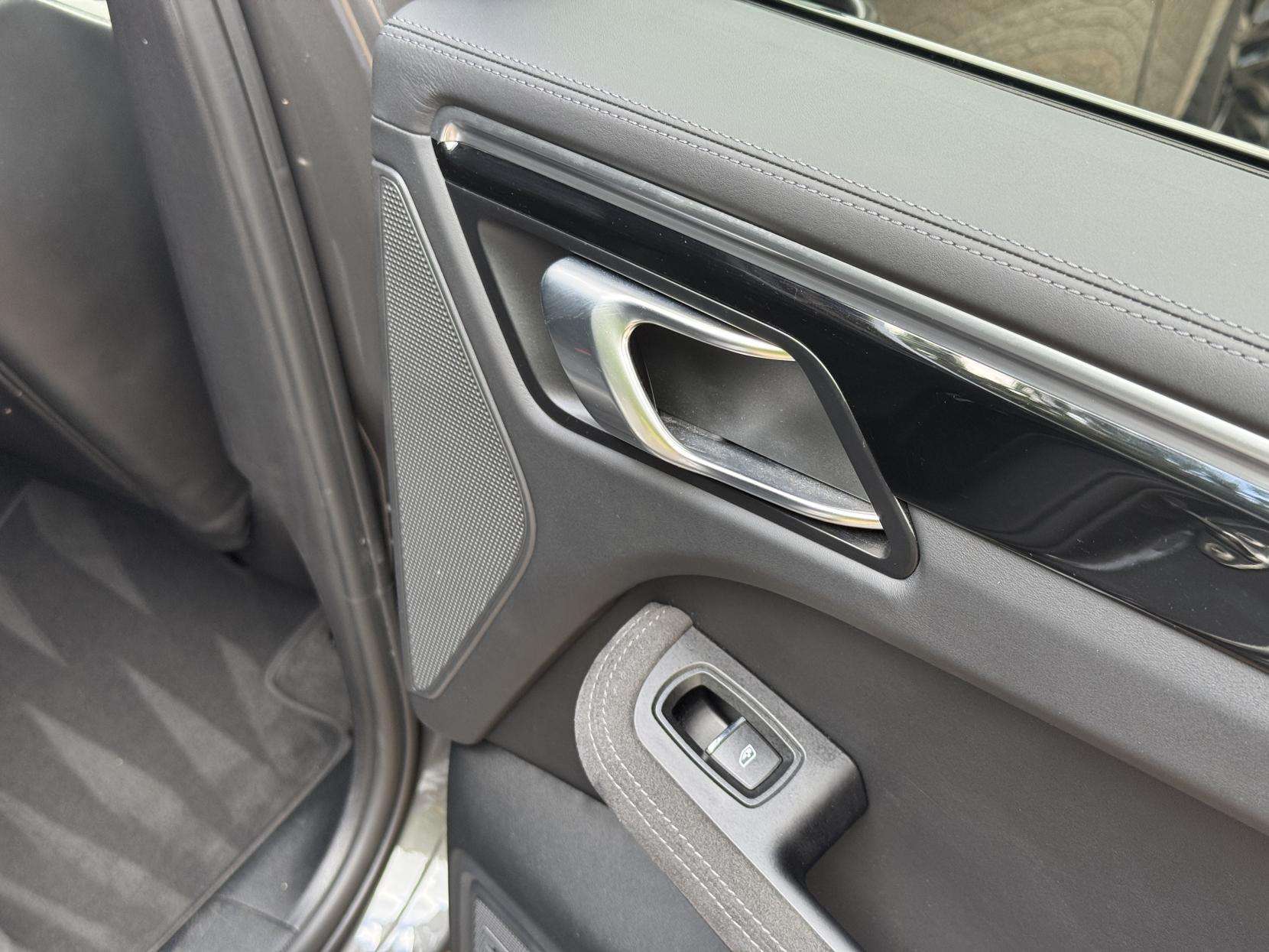 2018 PORSCHE MACAN 2018 PORSCHE MACAN