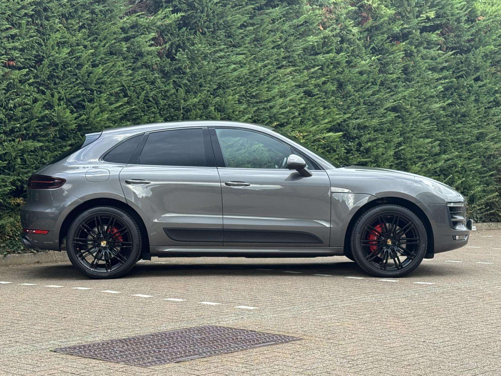 2018 PORSCHE MACAN 2018 PORSCHE MACAN