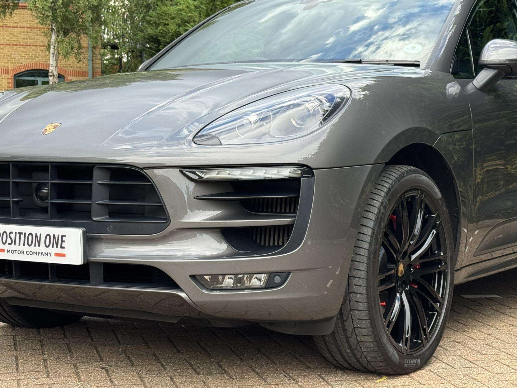 2018 PORSCHE MACAN 2018 PORSCHE MACAN