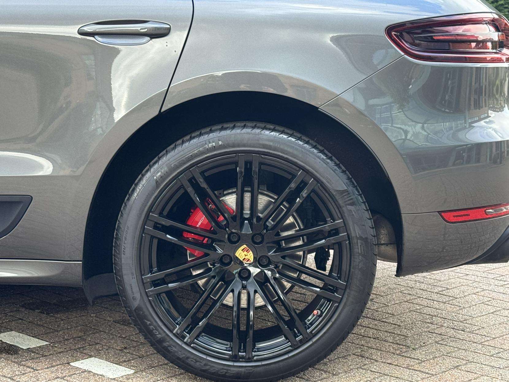 2018 PORSCHE MACAN 2018 PORSCHE MACAN