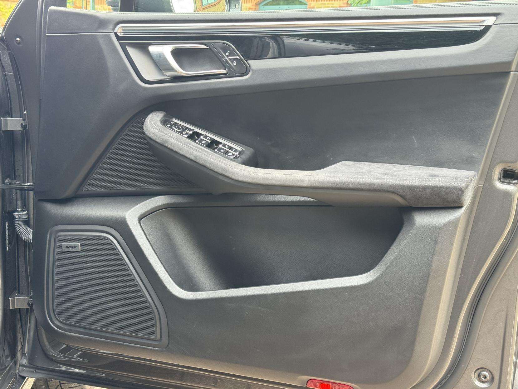 2018 PORSCHE MACAN 2018 PORSCHE MACAN