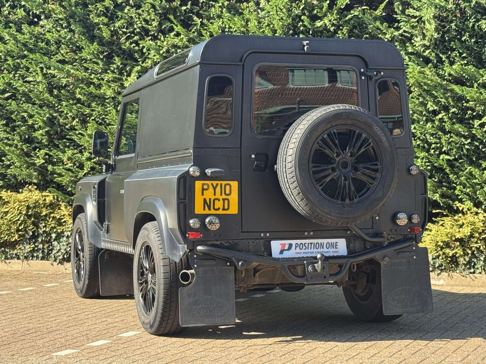 2010 LAND ROVER DEFENDER 90 2010 LAND ROVER DEFENDER 90