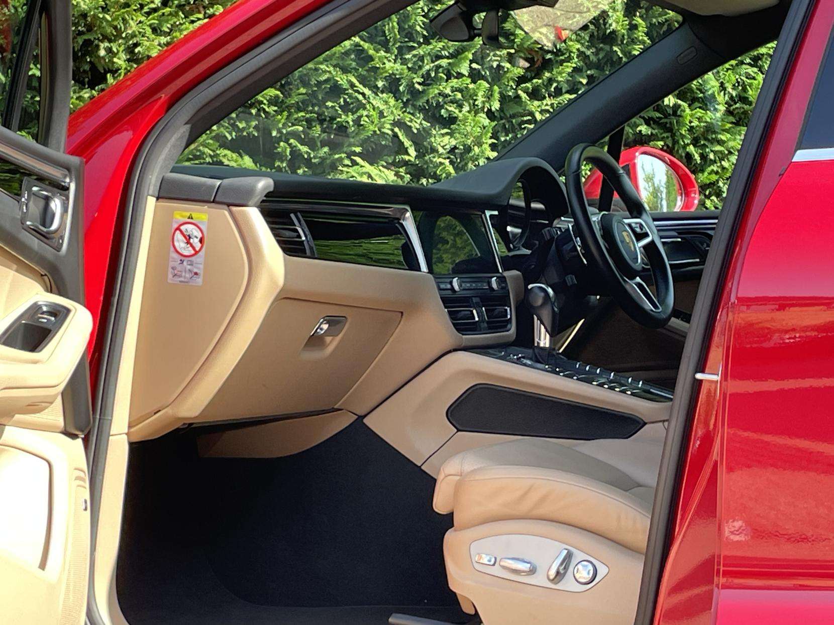 2019 PORSCHE MACAN 2019 PORSCHE MACAN