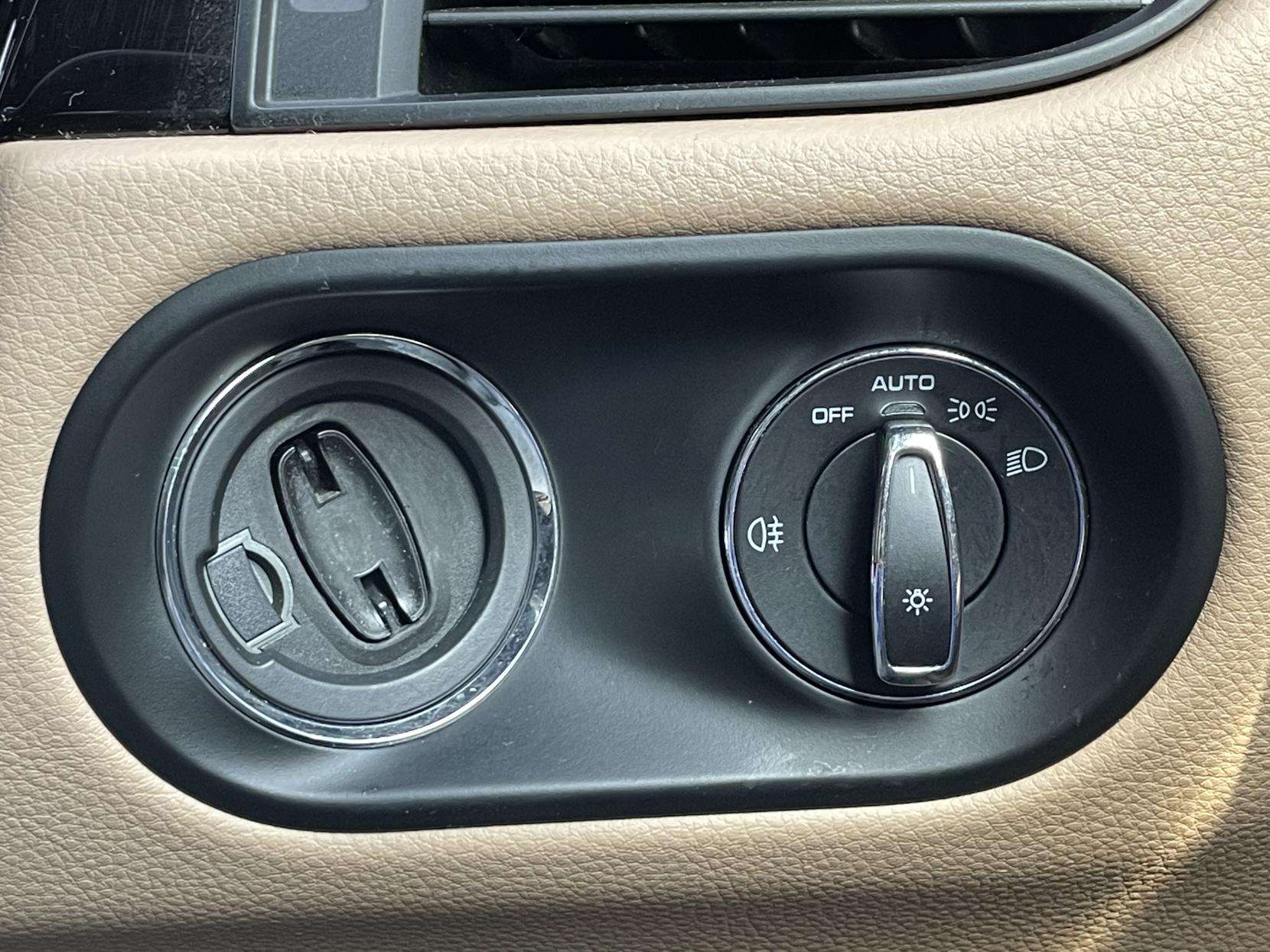 2019 PORSCHE MACAN 2019 PORSCHE MACAN