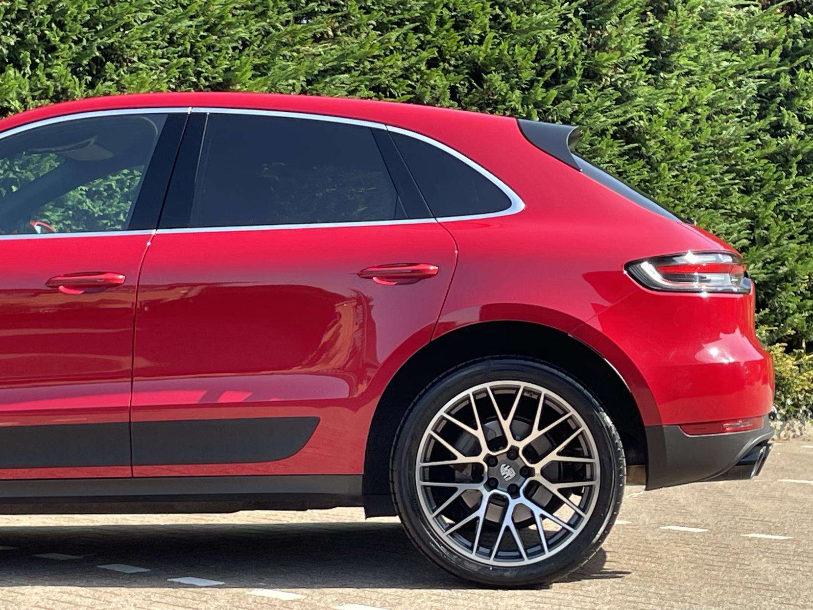 2019 PORSCHE MACAN 2019 PORSCHE MACAN