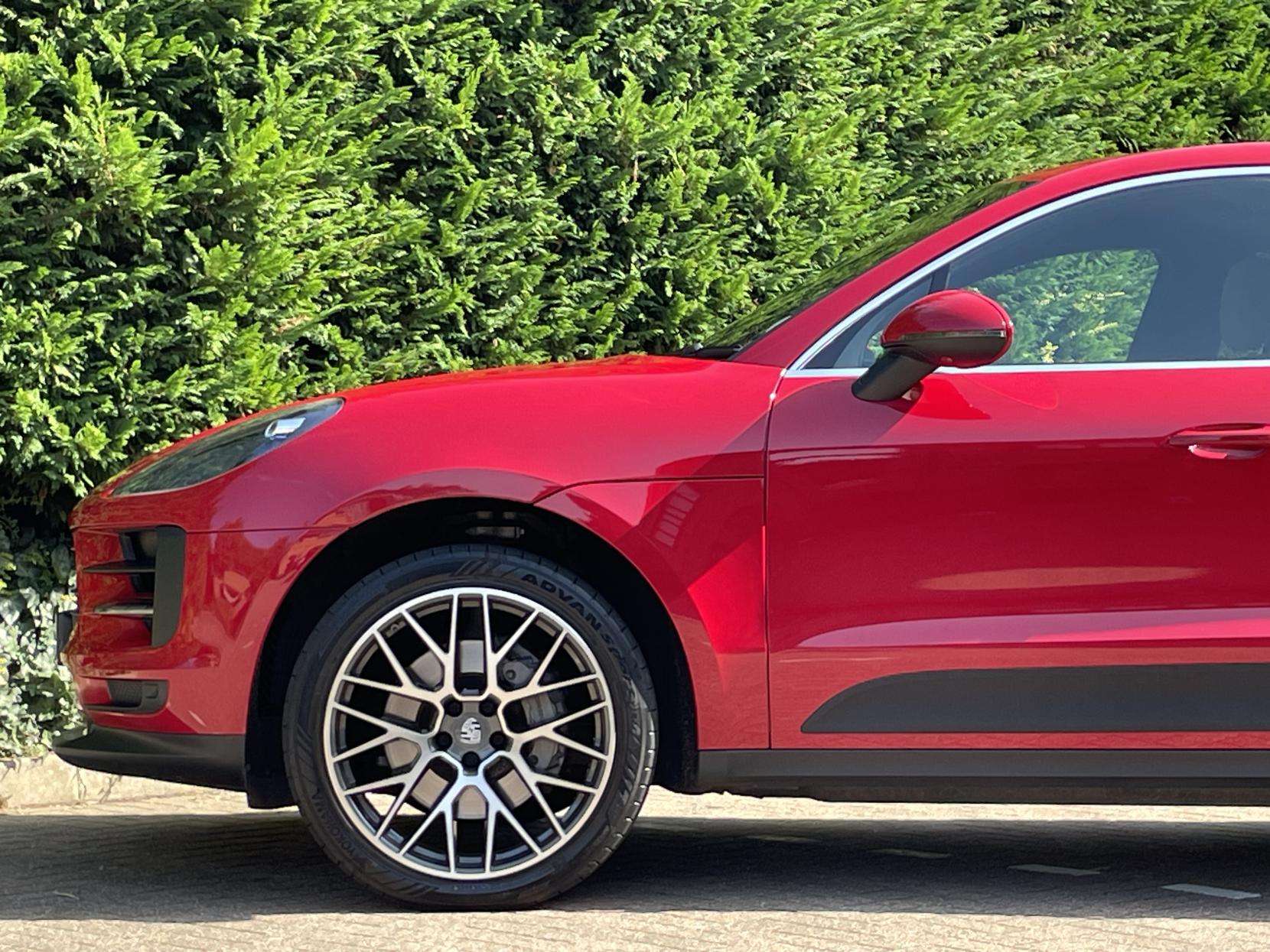 2019 PORSCHE MACAN 2019 PORSCHE MACAN