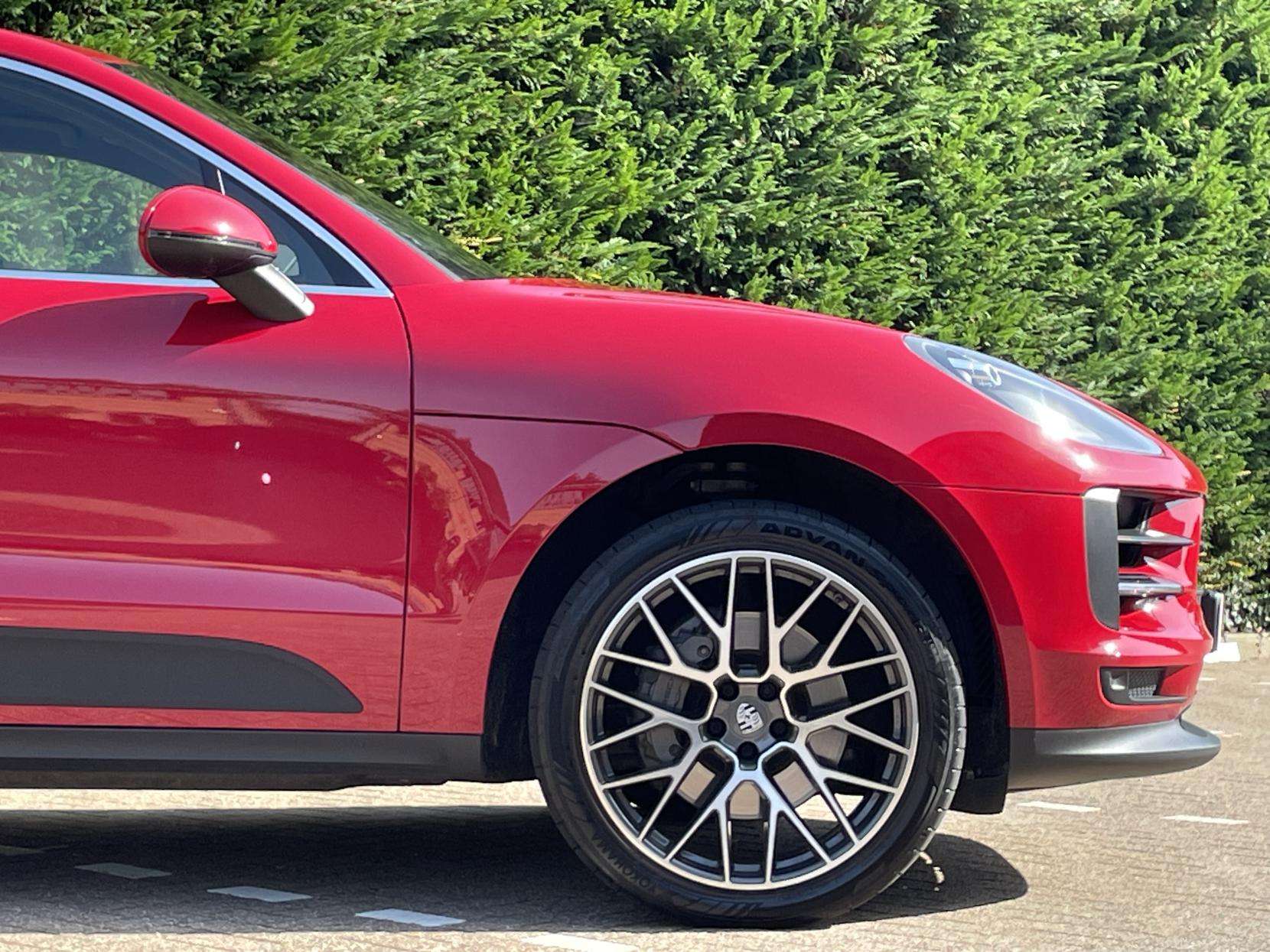 2019 PORSCHE MACAN 2019 PORSCHE MACAN