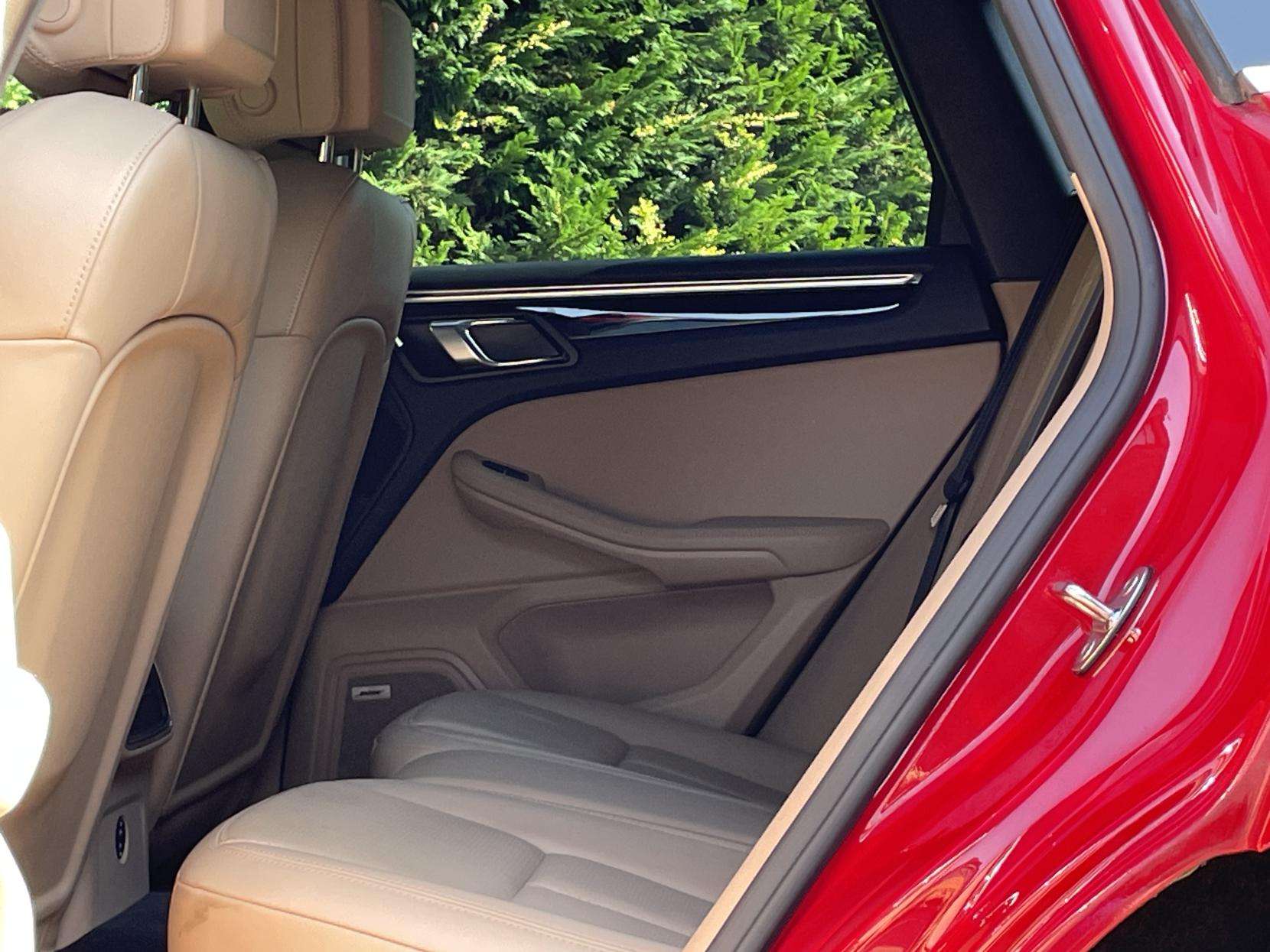 2019 PORSCHE MACAN 2019 PORSCHE MACAN