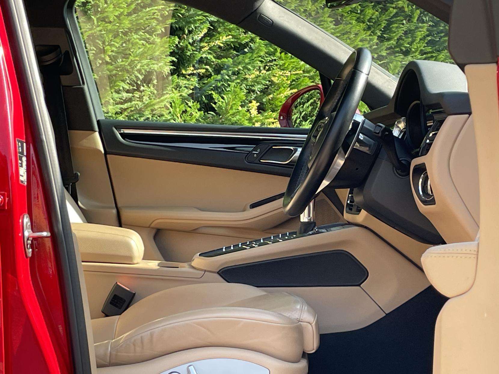 2019 PORSCHE MACAN 2019 PORSCHE MACAN