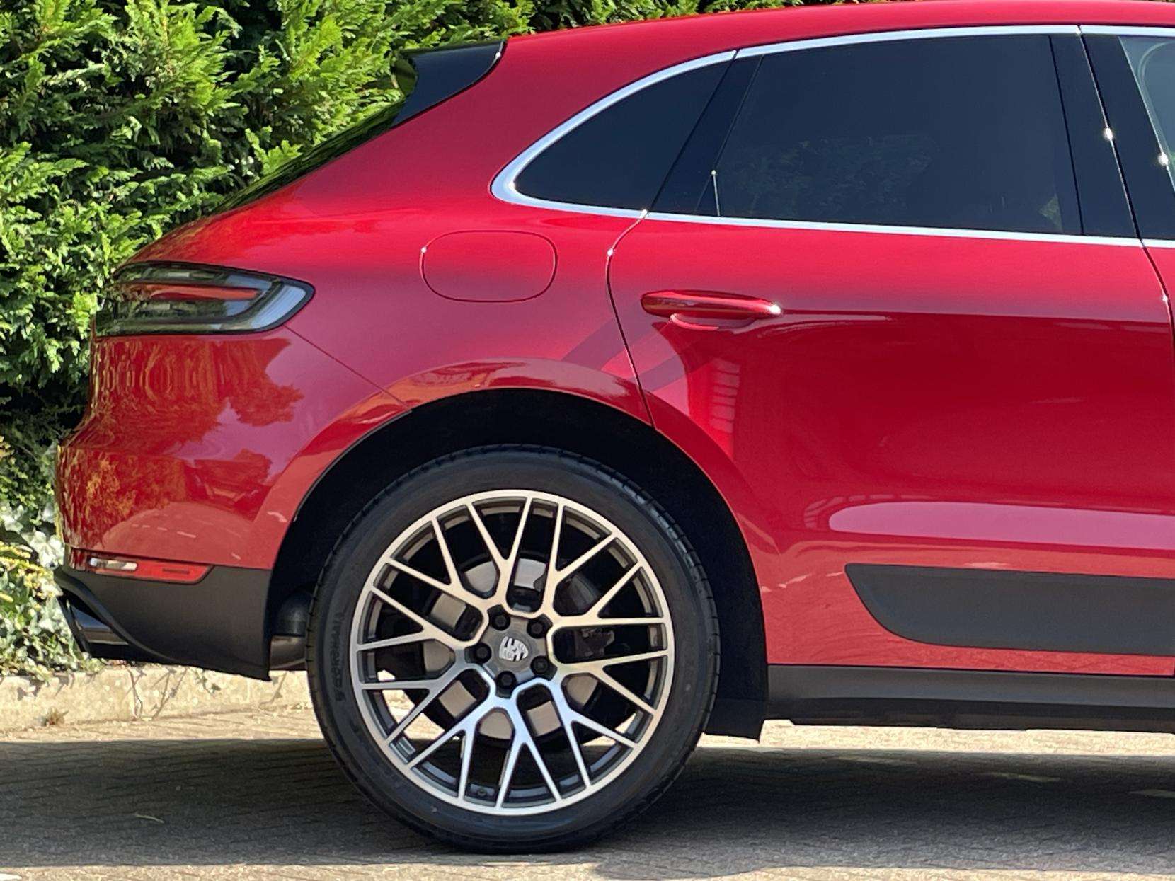 2019 PORSCHE MACAN 2019 PORSCHE MACAN