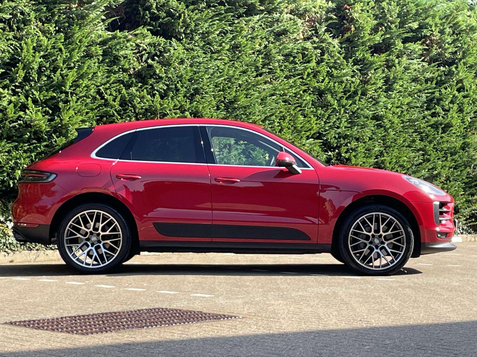 2019 PORSCHE MACAN 2019 PORSCHE MACAN