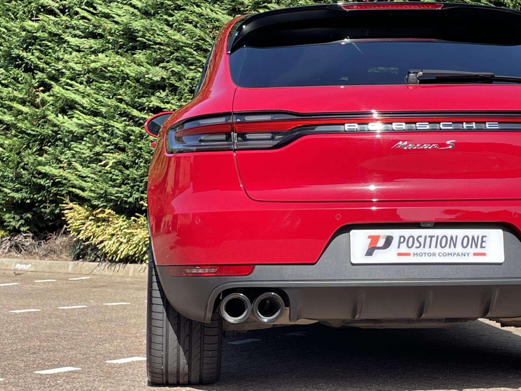2019 PORSCHE MACAN 2019 PORSCHE MACAN