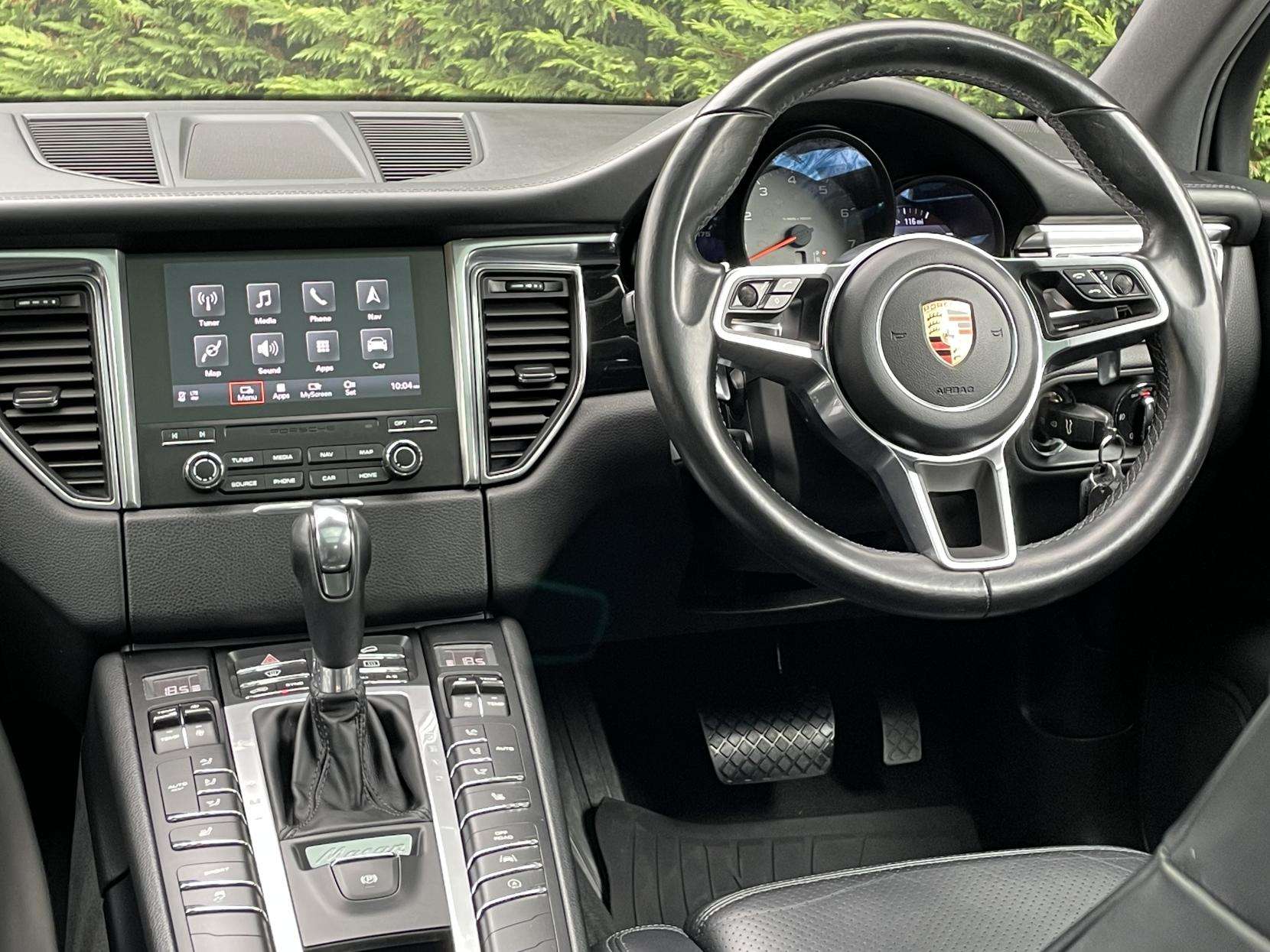 2018 PORSCHE MACAN 2018 PORSCHE MACAN