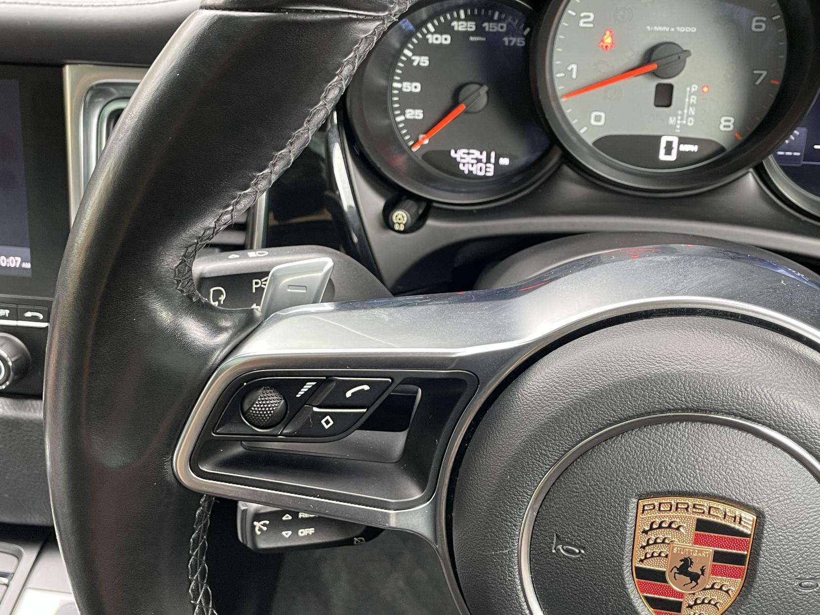 2018 PORSCHE MACAN 2018 PORSCHE MACAN